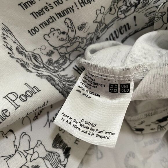 Uniqlo Disney Winnie The Pooh Crew Neck Graphic T-Shirt in White Medium - Picture 8 of 8